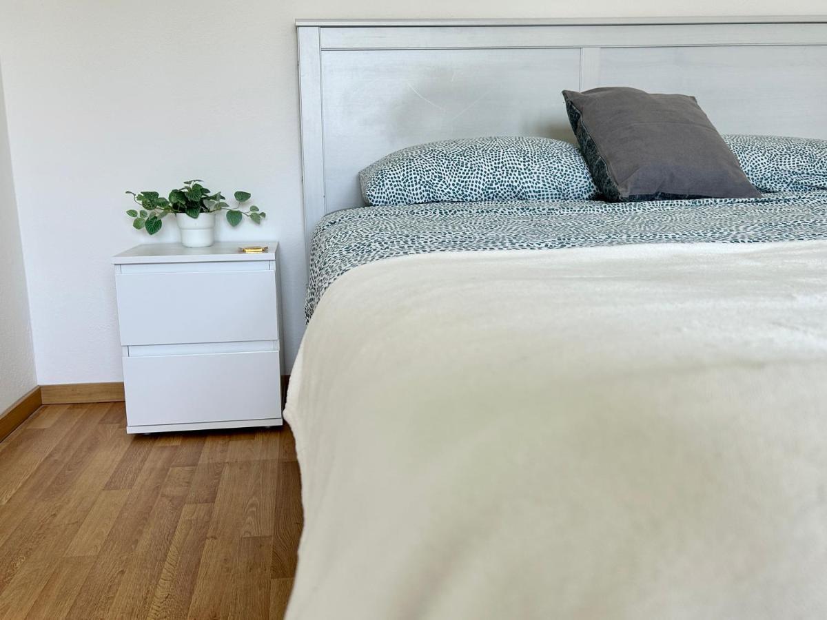 Apartment & Renovated - Near Train Station & Center